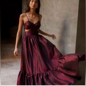 Elegant Women’s Burgundy Maxi Dress